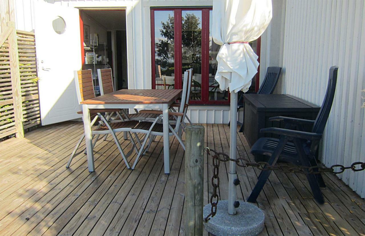 1A, Stuga Med 50M Till Strand Byxelkrok Exterior photo